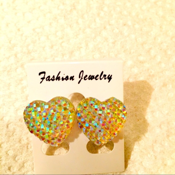 Earrings Hearts sparkly! Pierced studs. ADORABLE - Picture 4 of 4